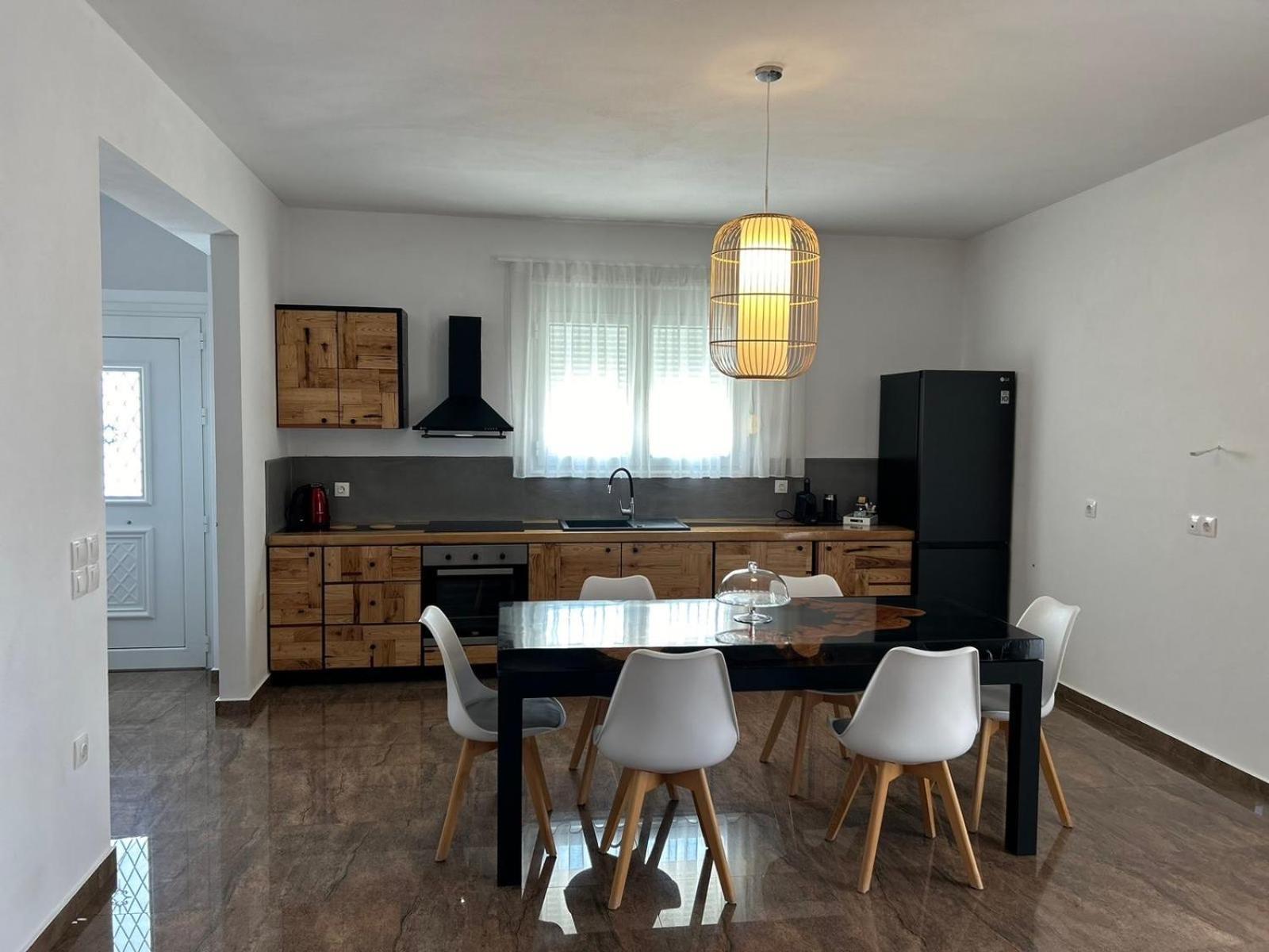 Vakantiehuis Ellania Milos Adamantas (Milos)
